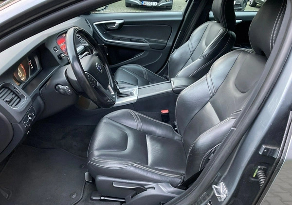 Volvo V60 cena 51900 przebieg: 250000, rok produkcji 2017 z Krapkowice małe 596